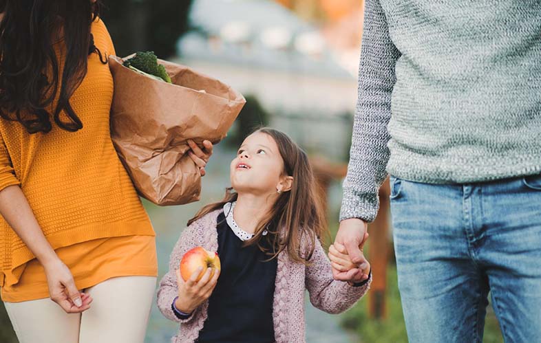 Family out on a grocery shopping trip